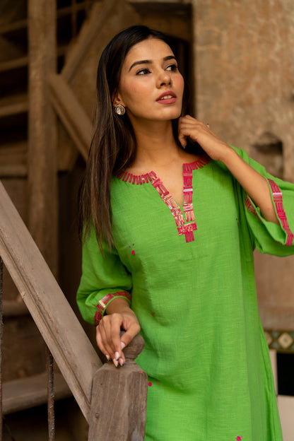 Kyomi Kurta set