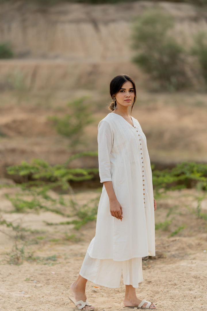 Creamy white kurta set with dupatta