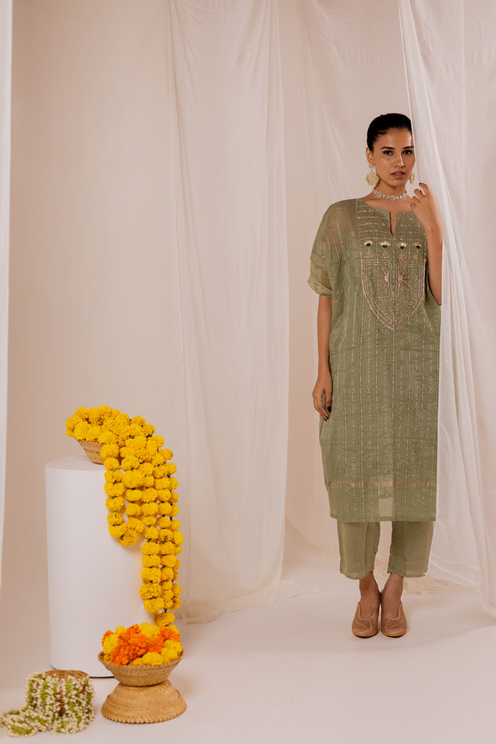 Kishmish Kurta