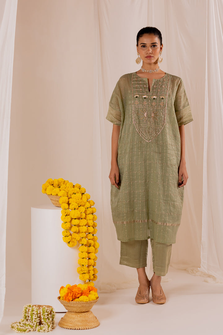 Kishmish Kurta