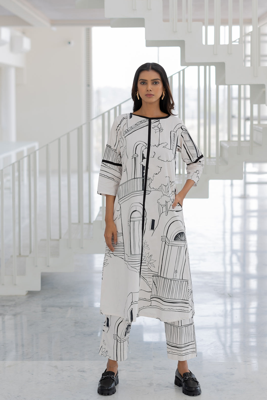 Arches and Avenues Kurta Set