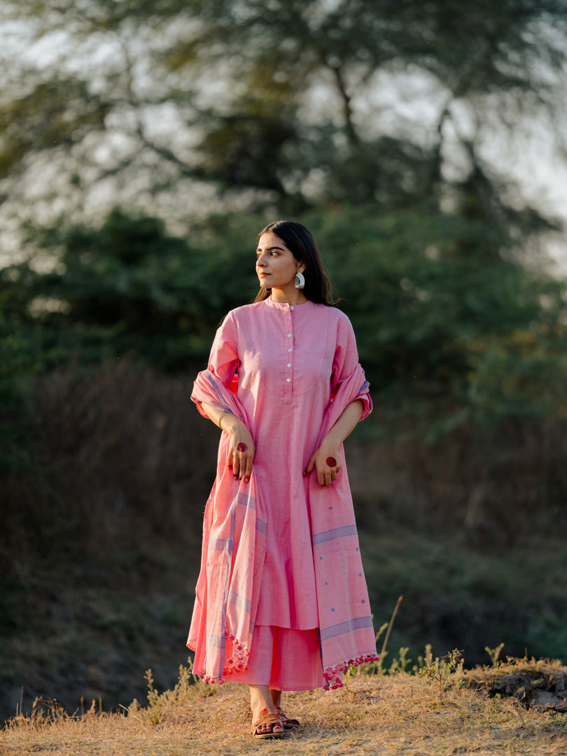 Light pink kurta set with jaamdani dupatta