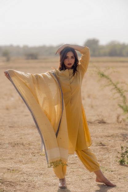 Ochre kurta set with Jaamdani Dupatta